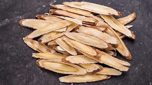 Astragalus root slices — adaptogenic ingredient in 24Burn